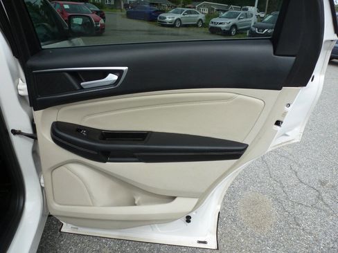 Used 2015 Ford Edge Titanium w/ Technology Package AWD/4WD image 34