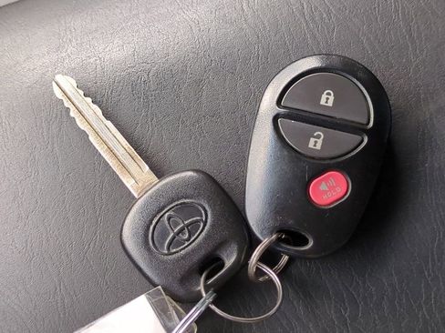 Used 2012 Toyota Tacoma PreRunner image 27