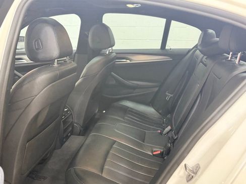 Used 2020 BMW 530e w/ M Sport Package image 30