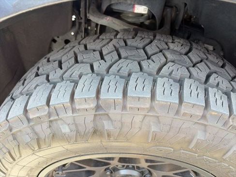 Used 2024 Ford Expedition Limited AWD/4WD image 23