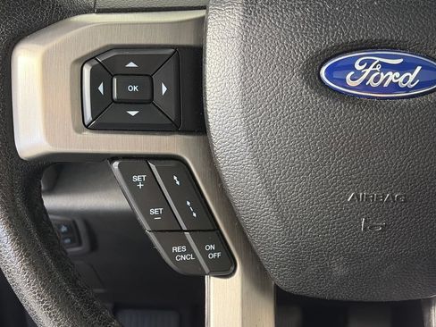 Used 2015 Ford F150 Platinum w/ Equipment Group 701A Luxury AWD/4WD image 17