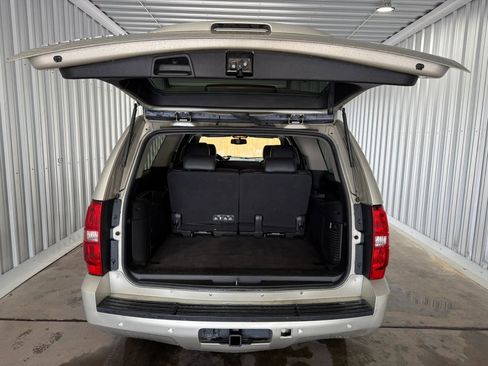 Used 2014 Chevrolet Suburban LT AWD/4WD image 17