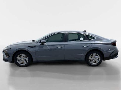 New 2026 Hyundai Sonata SE FWD image 2