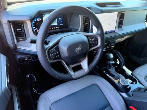 Used 2024 Ford Bronco Outer Banks AWD/4WD image 23