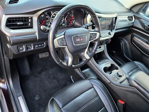 Used 2021 GMC Acadia Denali w/ Denali Technology Package image 10