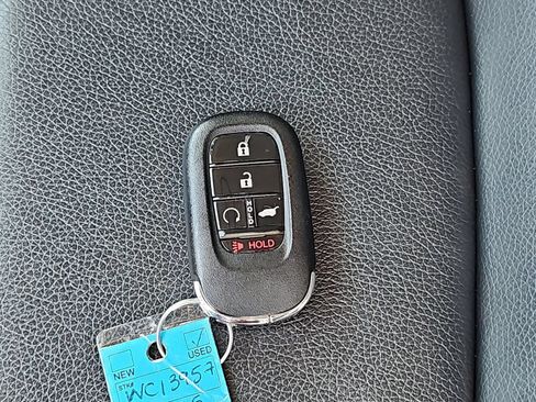 Used 2025 Honda Pilot EX-L image 40