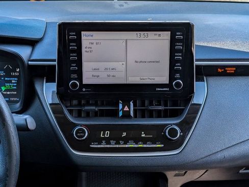 Used 2021 Toyota Corolla LE FWD image 21