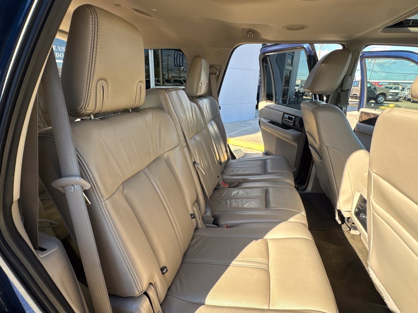 Used 2017 Lincoln Navigator Select RWD image 37