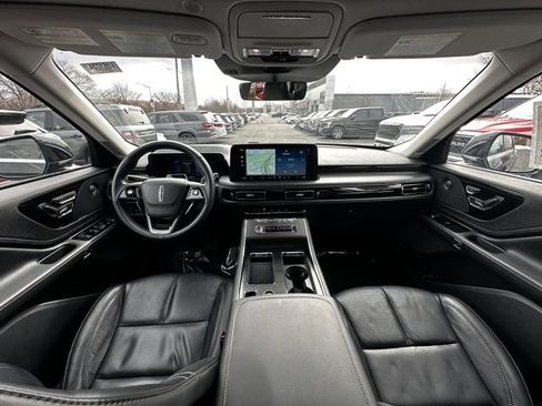Certified 2025 Lincoln Aviator Reserve image 16
