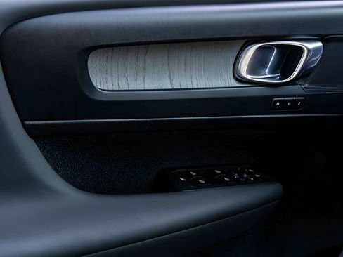 Used 2024 Volvo XC40 B5 Plus w/ Climate Package image 14