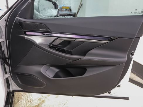 Used 2026 BMW i5 eDrive40 w/ M Sport Package image 29