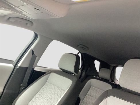 Used 2023 Chevrolet Equinox LT w/ Driver Convenience Package image 26