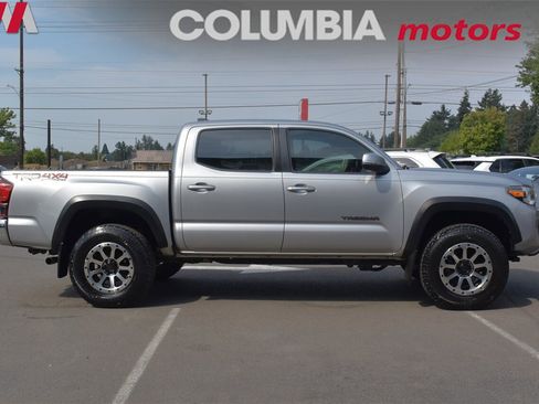 Used 2018 Toyota Tacoma TRD Off-Road image 6