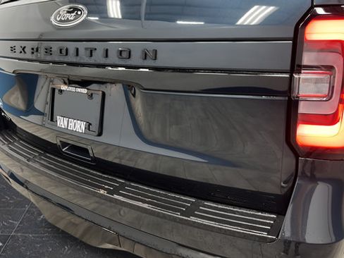 Used 2024 Ford Expedition Limited AWD/4WD image 43