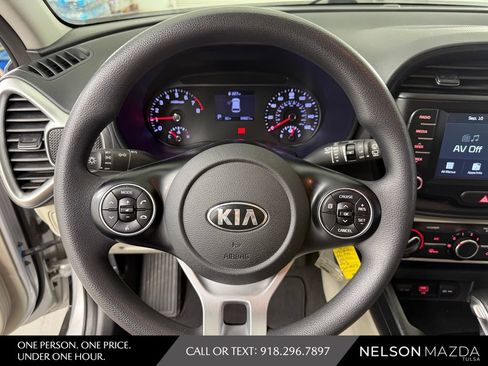 Used 2020 Kia Soul LX FWD image 22