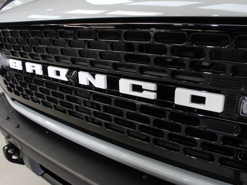 Used 2022 Ford Bronco Wildtrak image 22