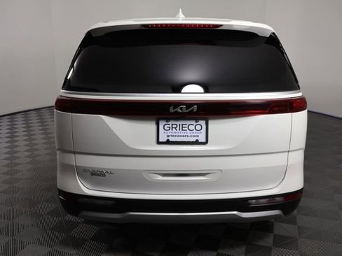 Used 2024 Kia Carnival LX FWD image 7
