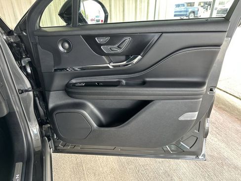 Used 2020 Lincoln Corsair Reserve w/ Elements Package FWD image 34