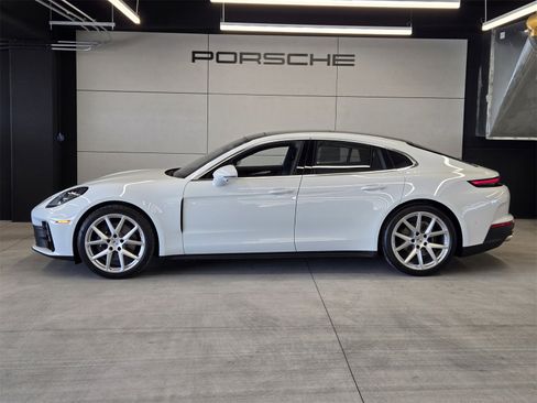 New 2025 Porsche Panamera image 2
