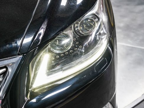 Used 2016 Lexus LS 460 w/ Comfort Package RWD image 7