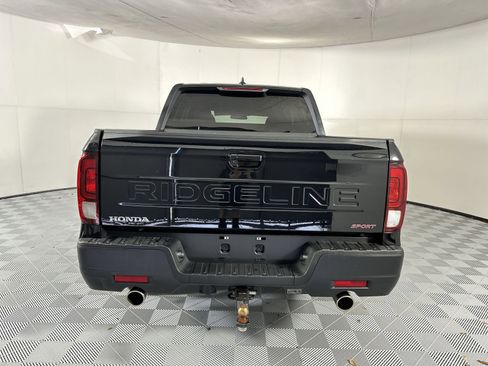 Used 2025 Honda Ridgeline Sport image 7