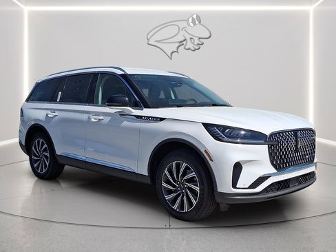 New 2026 Lincoln Aviator AWD image 4