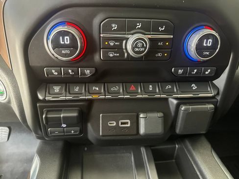 Used 2023 Chevrolet Silverado 2500 High Country w/ Z71 Off-Road Package AWD/4WD image 13