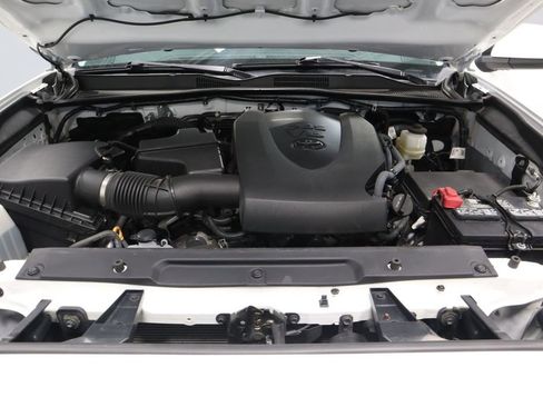 Used 2023 Toyota Tacoma SR AWD/4WD image 13