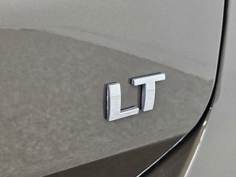 Used 2024 Chevrolet Equinox LT FWD image 29