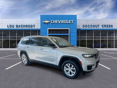 Used 2023 Jeep Grand Cherokee L Limited RWD image 2