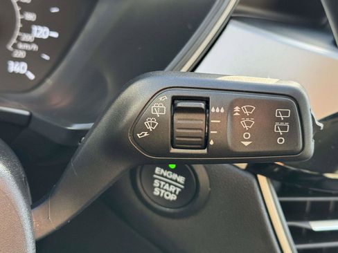 Used 2022 Ford Escape SE w/ SE Sport Appearance Package image 21