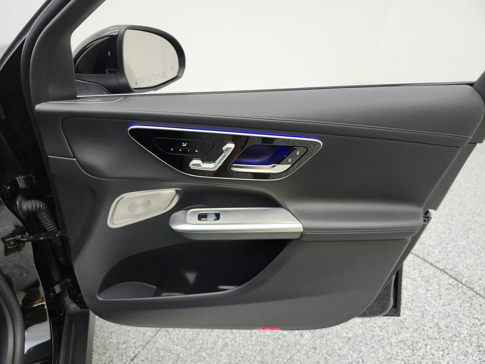 Used 2024 Mercedes-Benz GLC 300 image 21