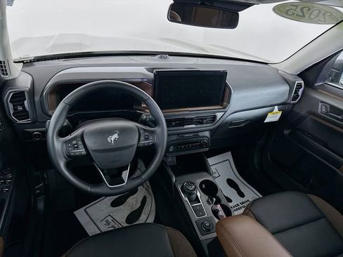 Used 2025 Ford Bronco Sport Outer Banks w/ Outer Banks Tech Package+ image 32