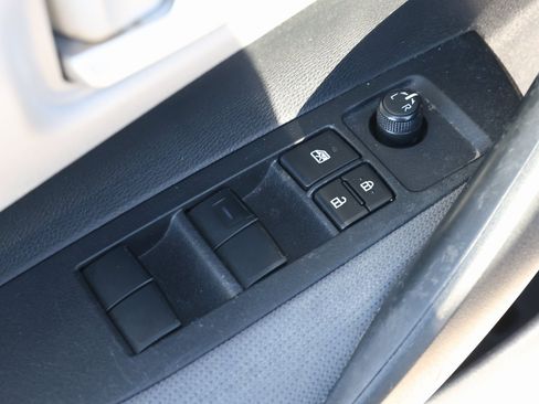 Used 2020 Toyota Corolla LE image 22