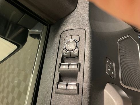 Used 2018 Ford F150 Platinum w/ Equipment Group 701A Luxury AWD/4WD image 12