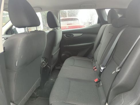 Used 2018 Nissan Rogue Sport S image 19