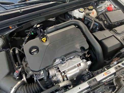 Used 2025 Chevrolet Malibu LT FWD image 13