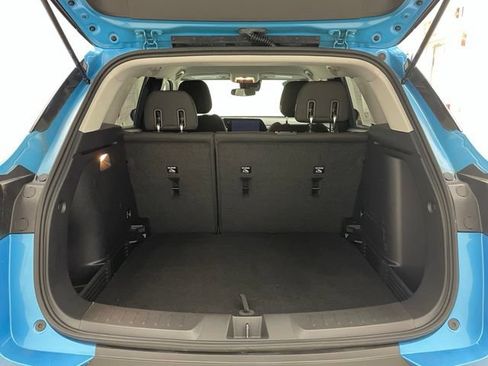 Used 2025 Chevrolet TrailBlazer LT w/ LT Cold Weather Package AWD/4WD image 11