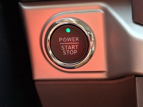 Used 2023 Ford F150 Lightning XLT AWD/4WD image 23