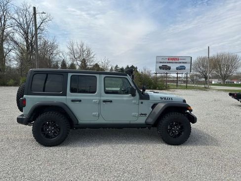 Used 2024 Jeep Wrangler Willys image 5