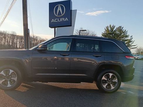 Used 2023 Jeep Grand Cherokee image 2