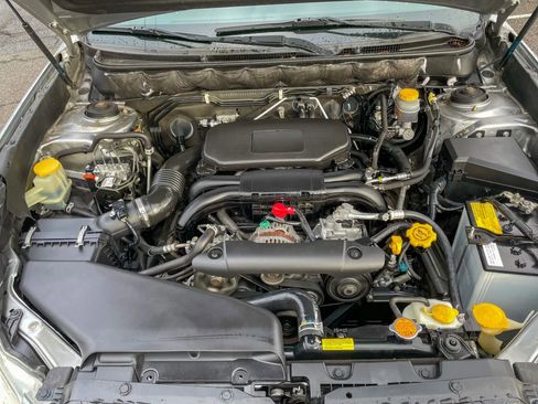 Used 2010 Subaru Outback 2.5i Premium image 42