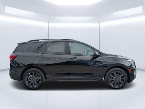 Used 2024 Chevrolet Equinox RS FWD image 2