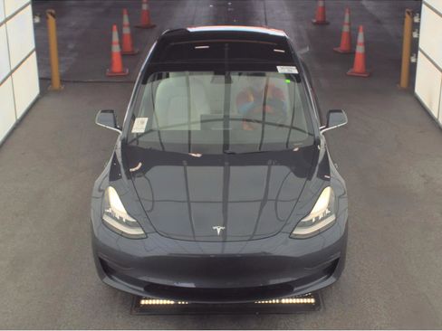 Used 2018 Tesla Model 3 Long Range RWD image 33