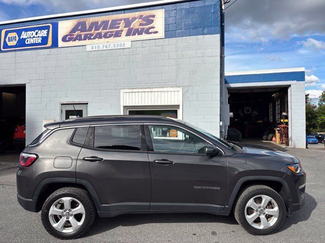 Used 2018 Jeep Compass Latitude w/ Popular Equipment Group AWD/4WD image 7