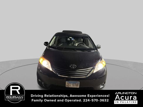 Used 2011 Toyota Sienna XLE w/ Premium Pkg FWD image 9