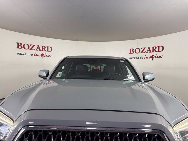 Used 2019 Toyota Tacoma TRD Off-Road AWD/4WD image 4