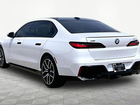Used 2025 BMW 740i xDrive image 12