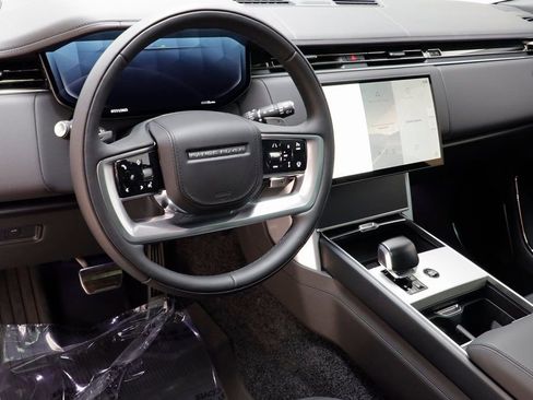 New 2025 Land Rover Range Rover SV AWD/4WD image 8