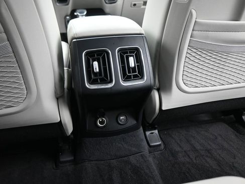 Used 2022 Kia Sorento S w/ Panoramic Sunroof Package image 43